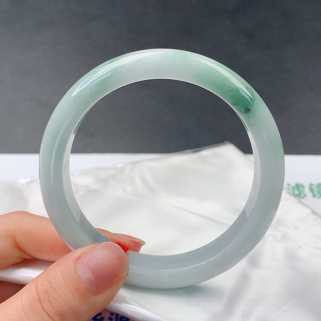 翡翠手镯未镶嵌0027正58