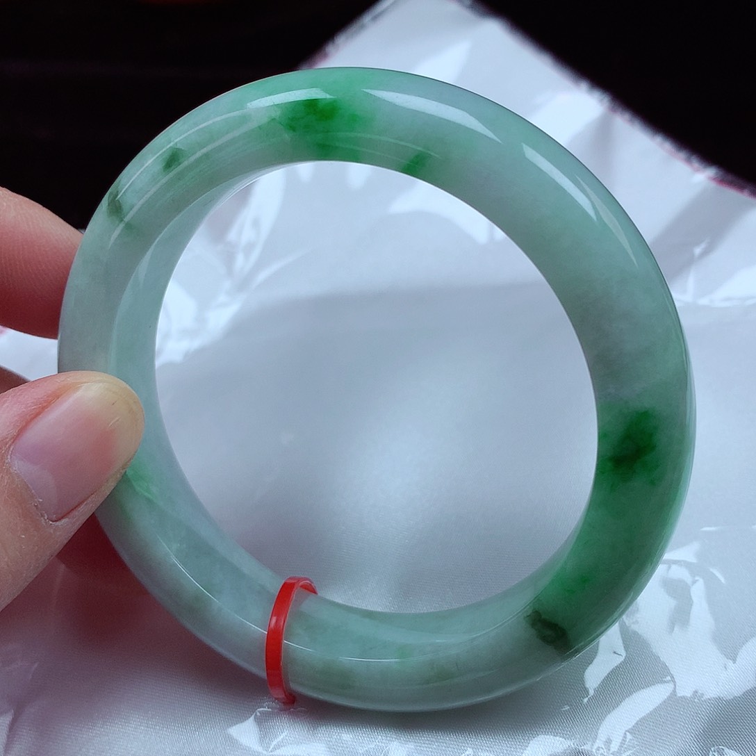 翡翠手镯未镶嵌58圈