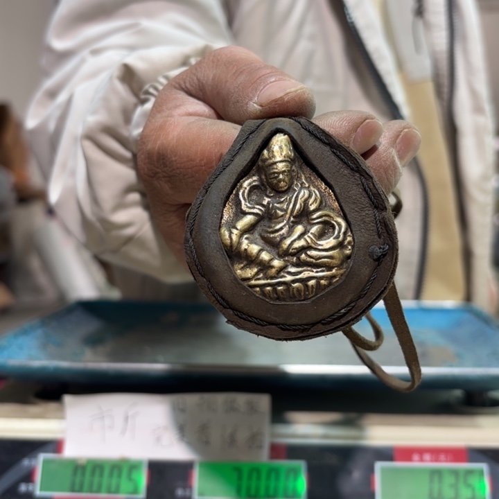 735 铜器物品理性消费