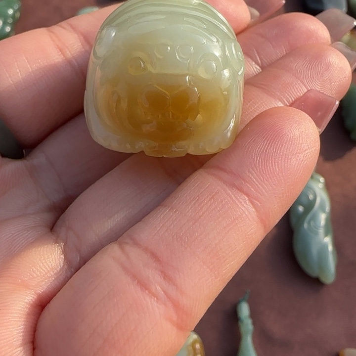 和田玉（糖玉）未镶嵌颈饰