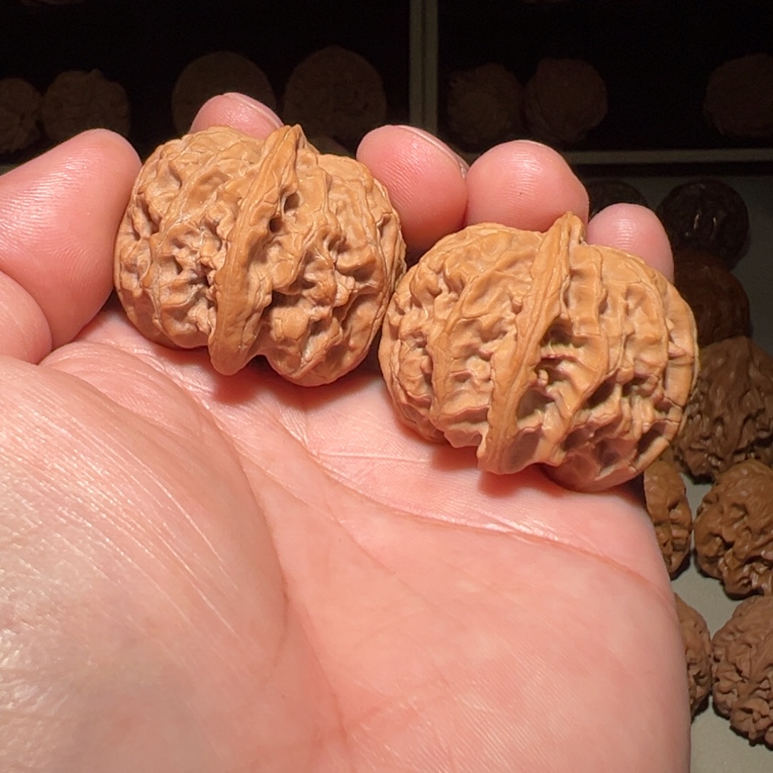 文玩核桃吊坠苹果40