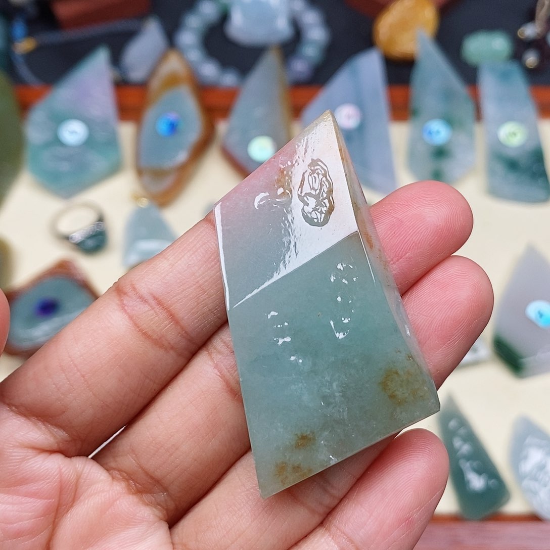 颈饰未镶嵌翡翠翡翠