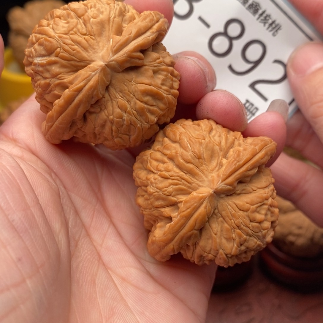 文玩核桃把件闷白43