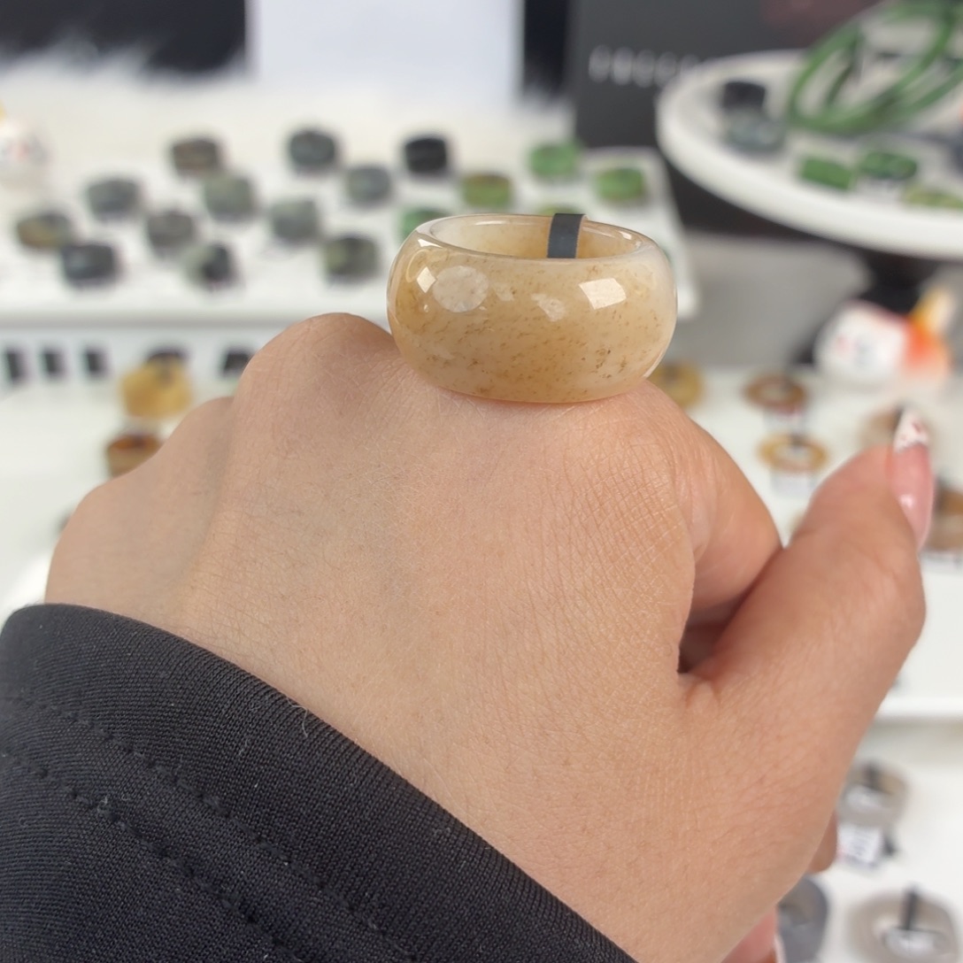 和田玉未镶嵌戒指Q25冰透桂花轮胎18.0不退换