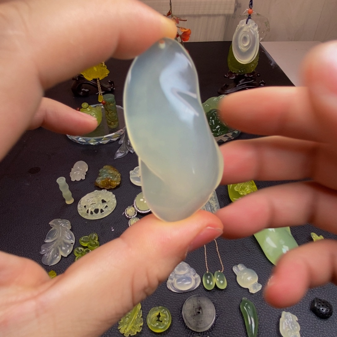 蛇纹石玉合金颈饰