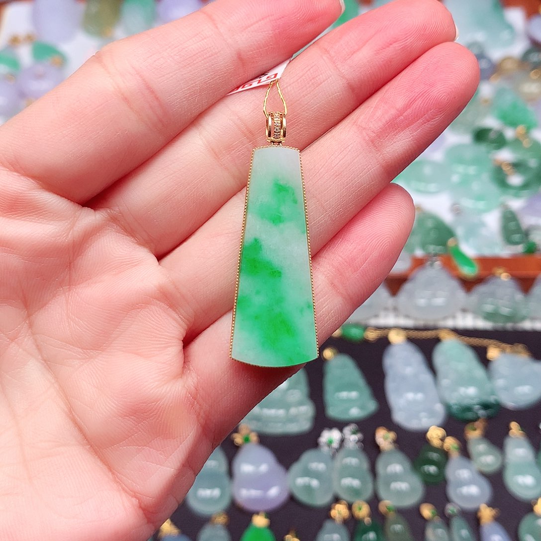 翡翠颈饰18K金镶嵌天然翡翠A货