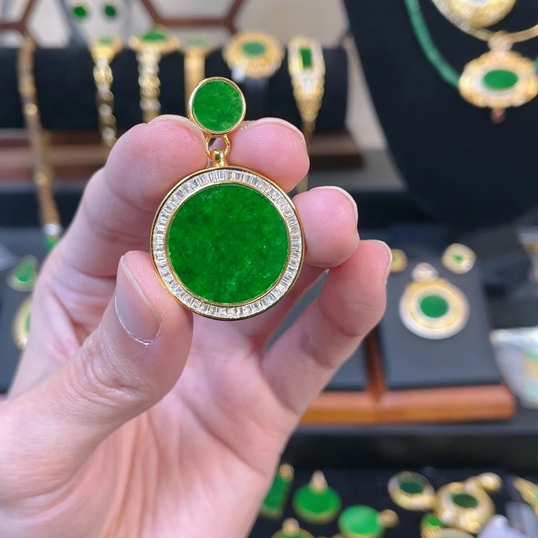 天然翡翠A货  子母圆牌