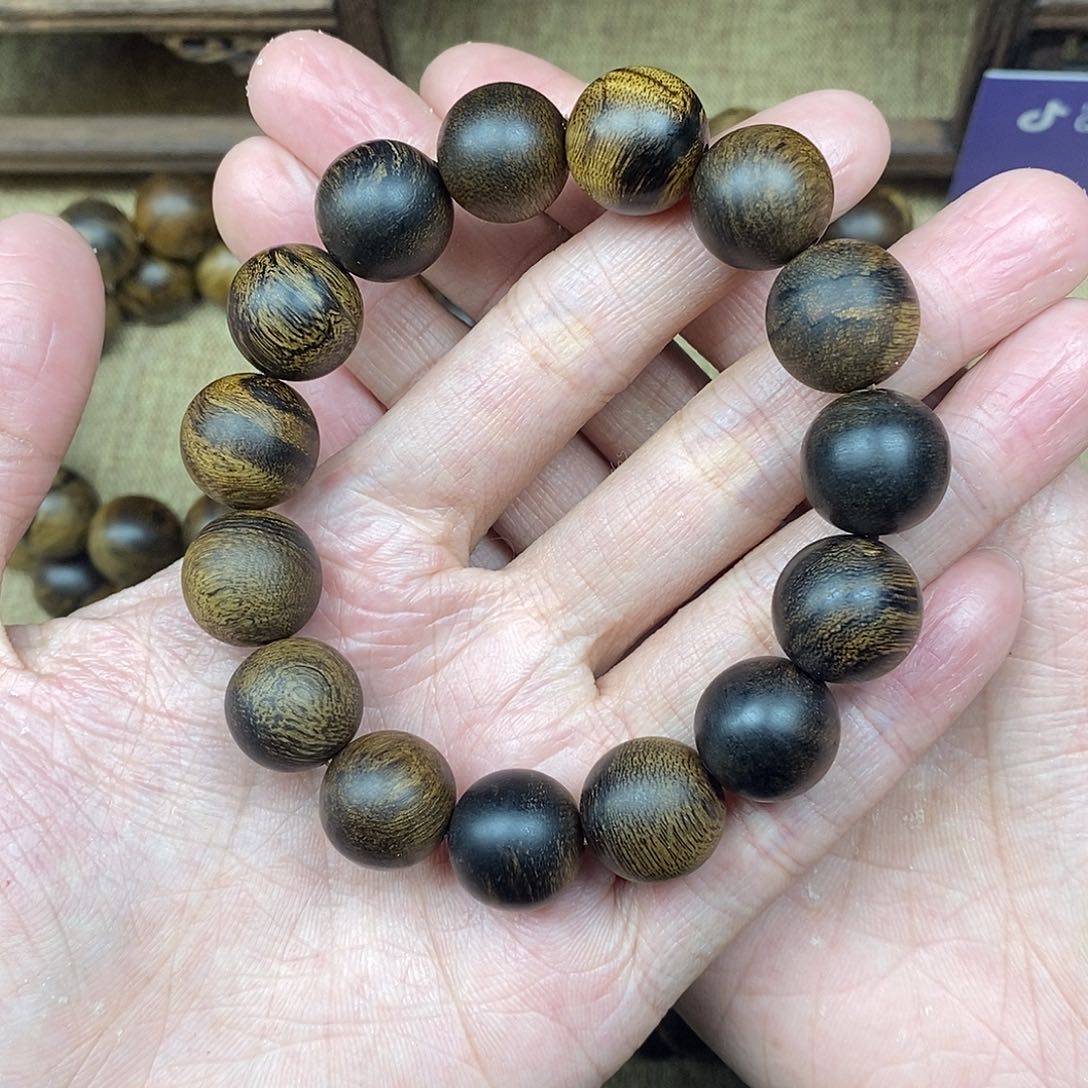 沉香手串林****业越南芽庄白棋楠