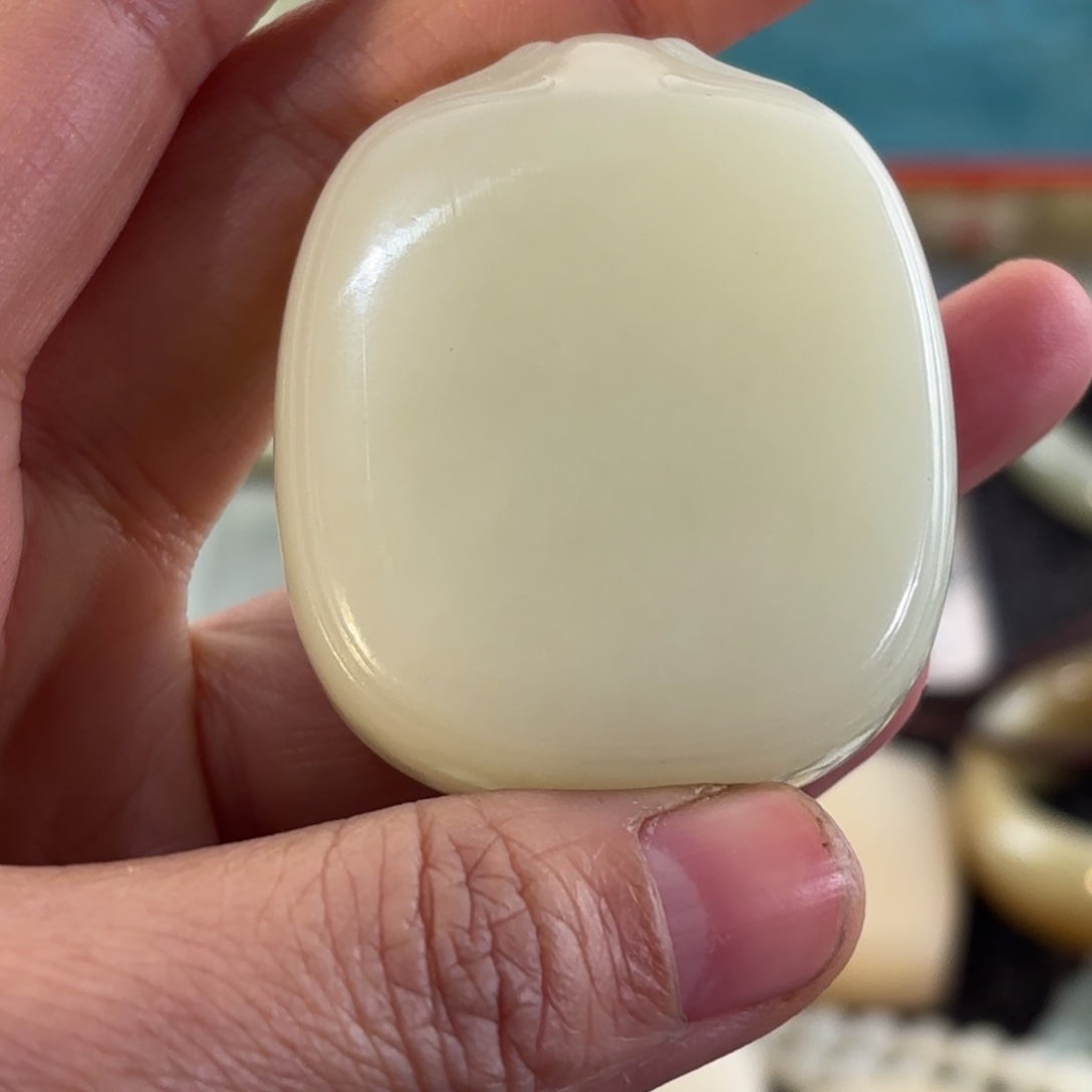 碧***天和田玉（糖玉）未镶嵌颈饰