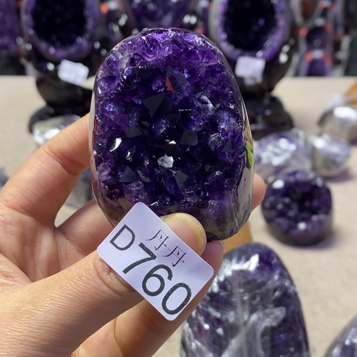 未镶嵌水晶大型摆件（非配饰）