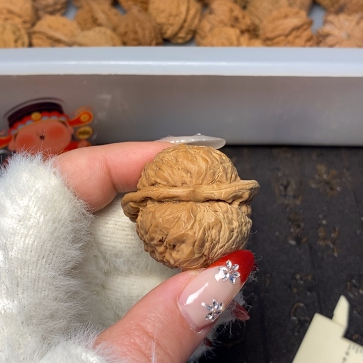 吊坠文玩核桃?*人文玩核桃异形单只