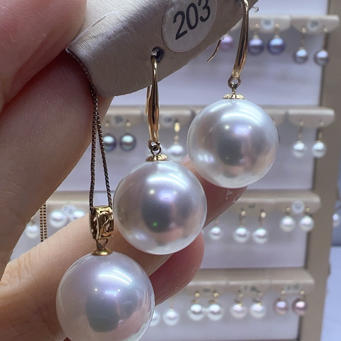 淡水珍珠18K金镶嵌吊坠(赠链)