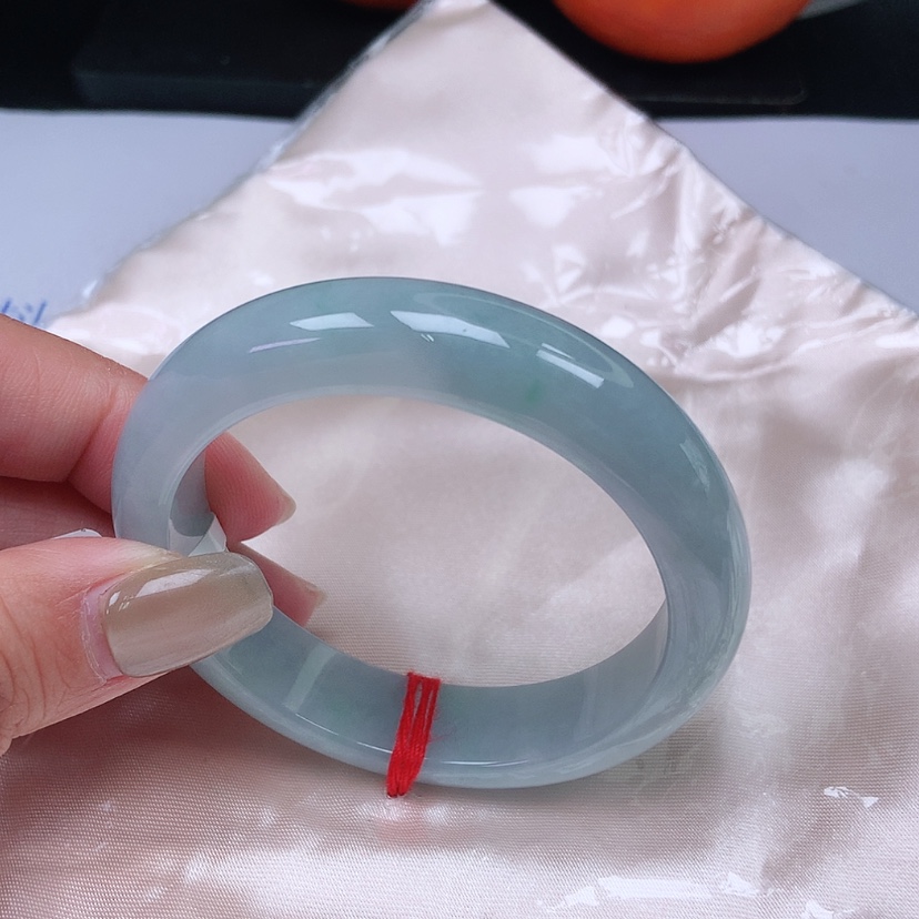 【闪购商品】翡翠手镯未镶嵌嘀**啦，