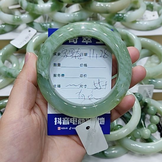 家***宝透闪石-蛇纹石玉未镶嵌手镯