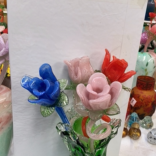 琉璃花瓶高45厘米宽9厘米