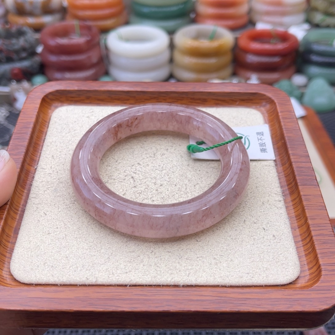 石英质玉未镶嵌手镯