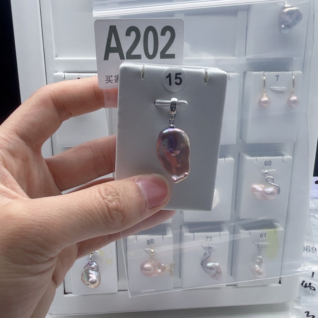 淡水珍珠合金颈饰