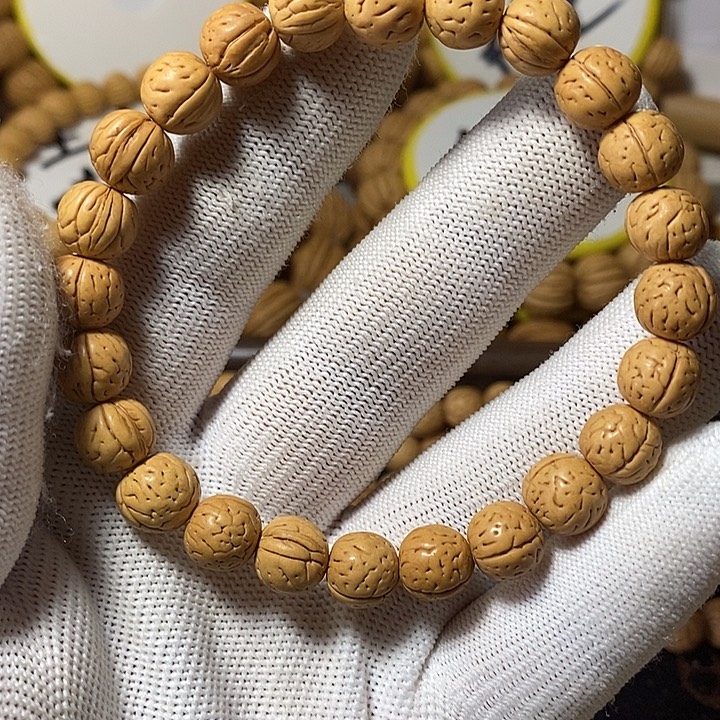 开***吖桃核手串顺顺利利138.8。  31