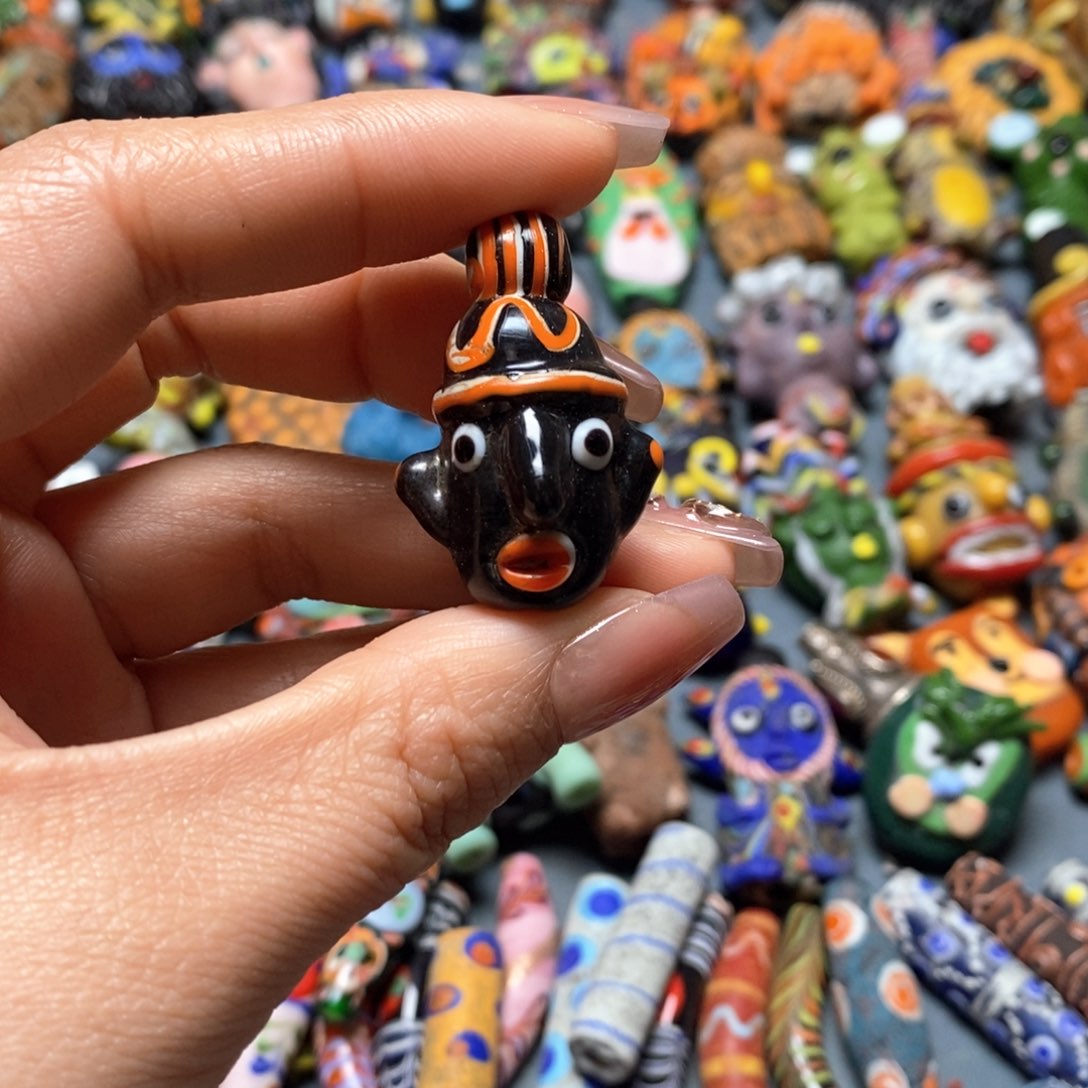 琉璃颈饰印度尼西亚小黑