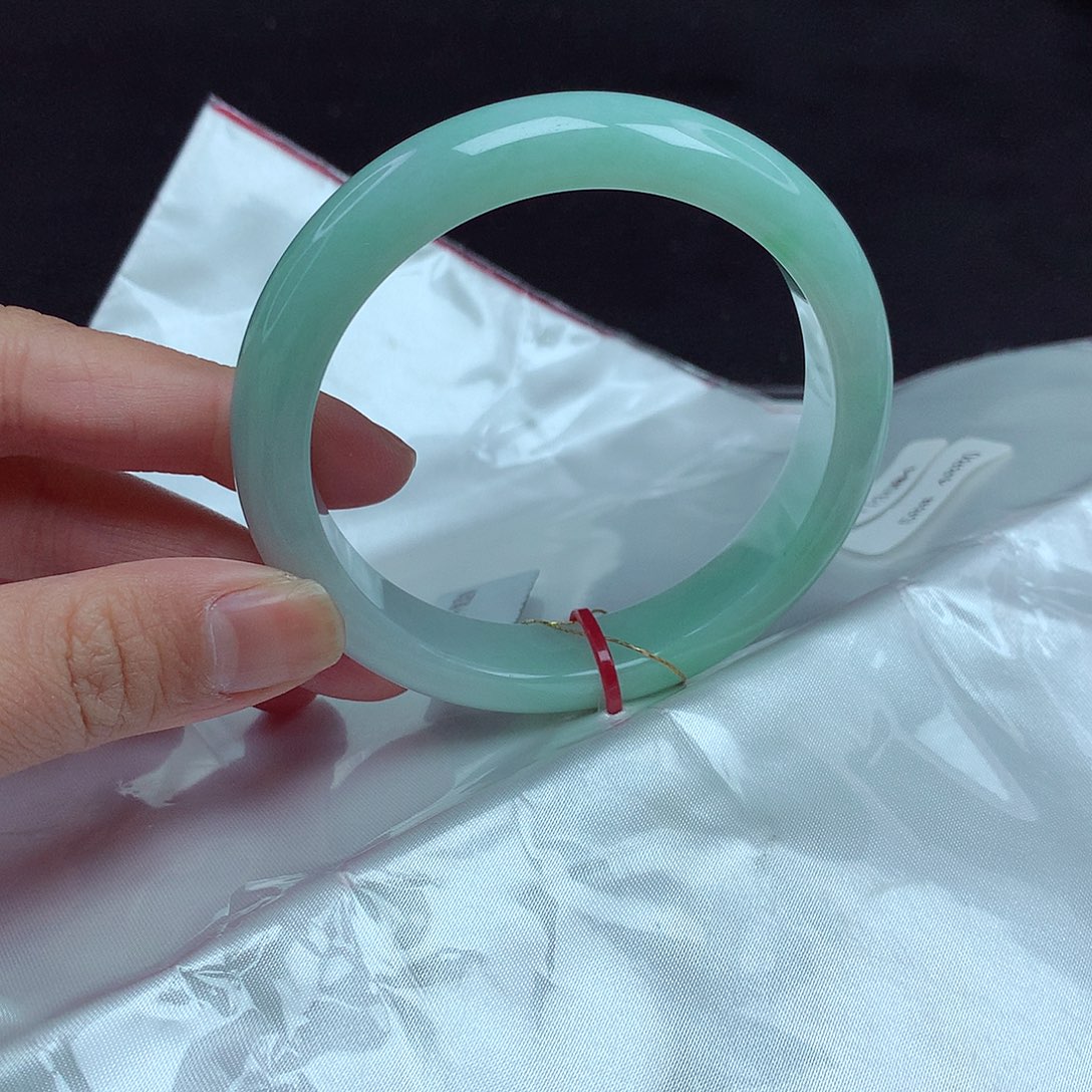 翡翠手镯未镶嵌58圈584