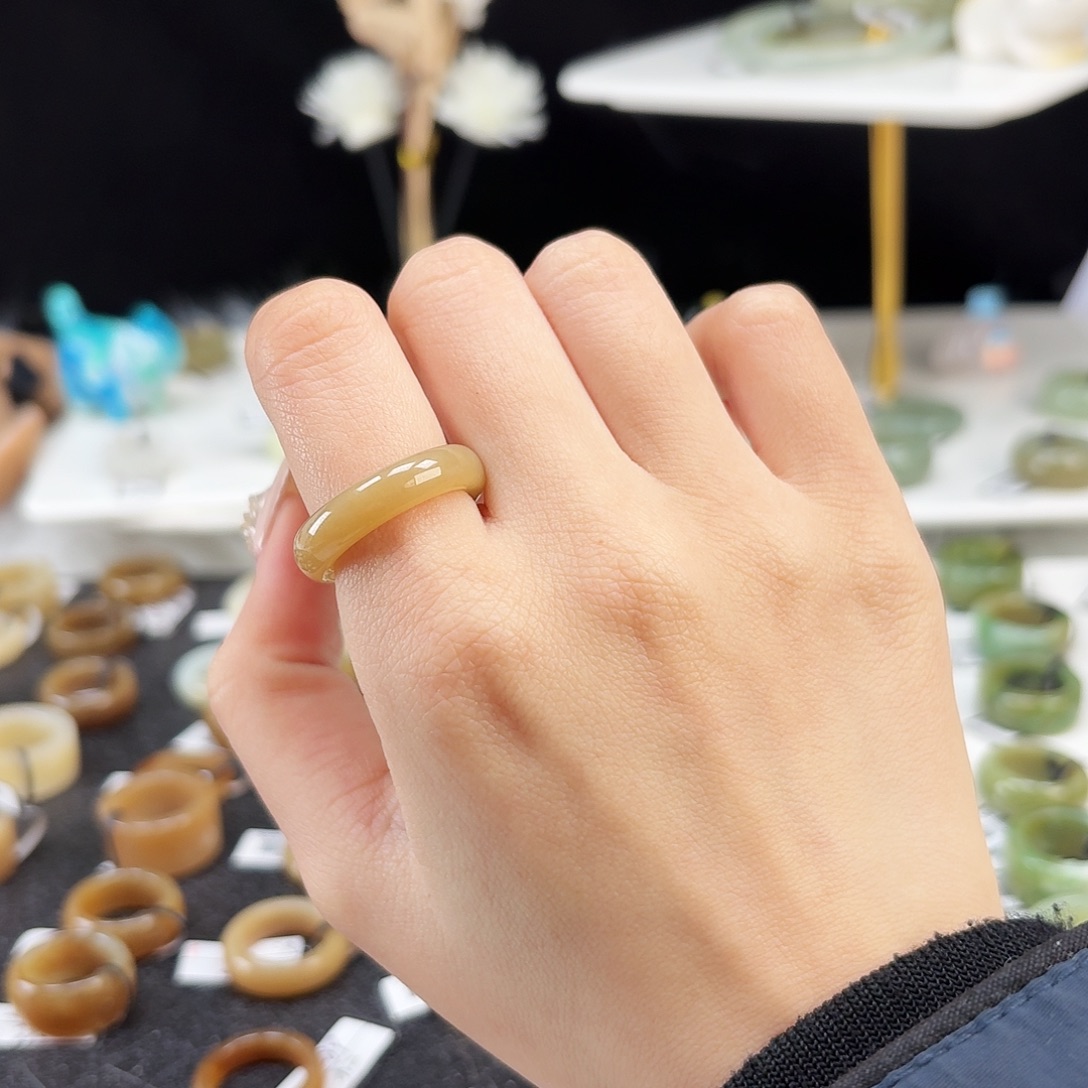 和田玉未镶嵌戒指P138糖色细条17.2不退换