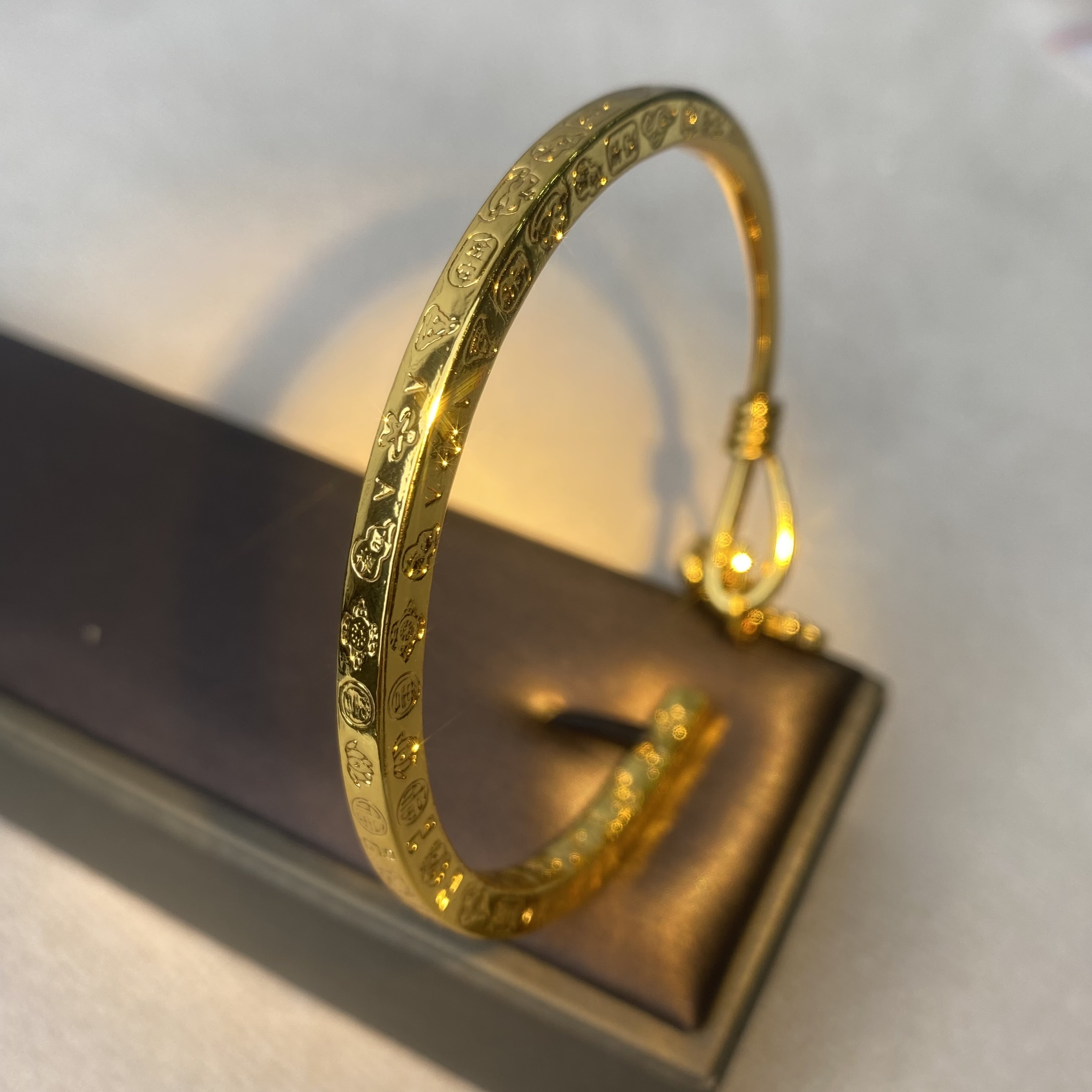 6258【手镯】轻奢精品金色女士手镯