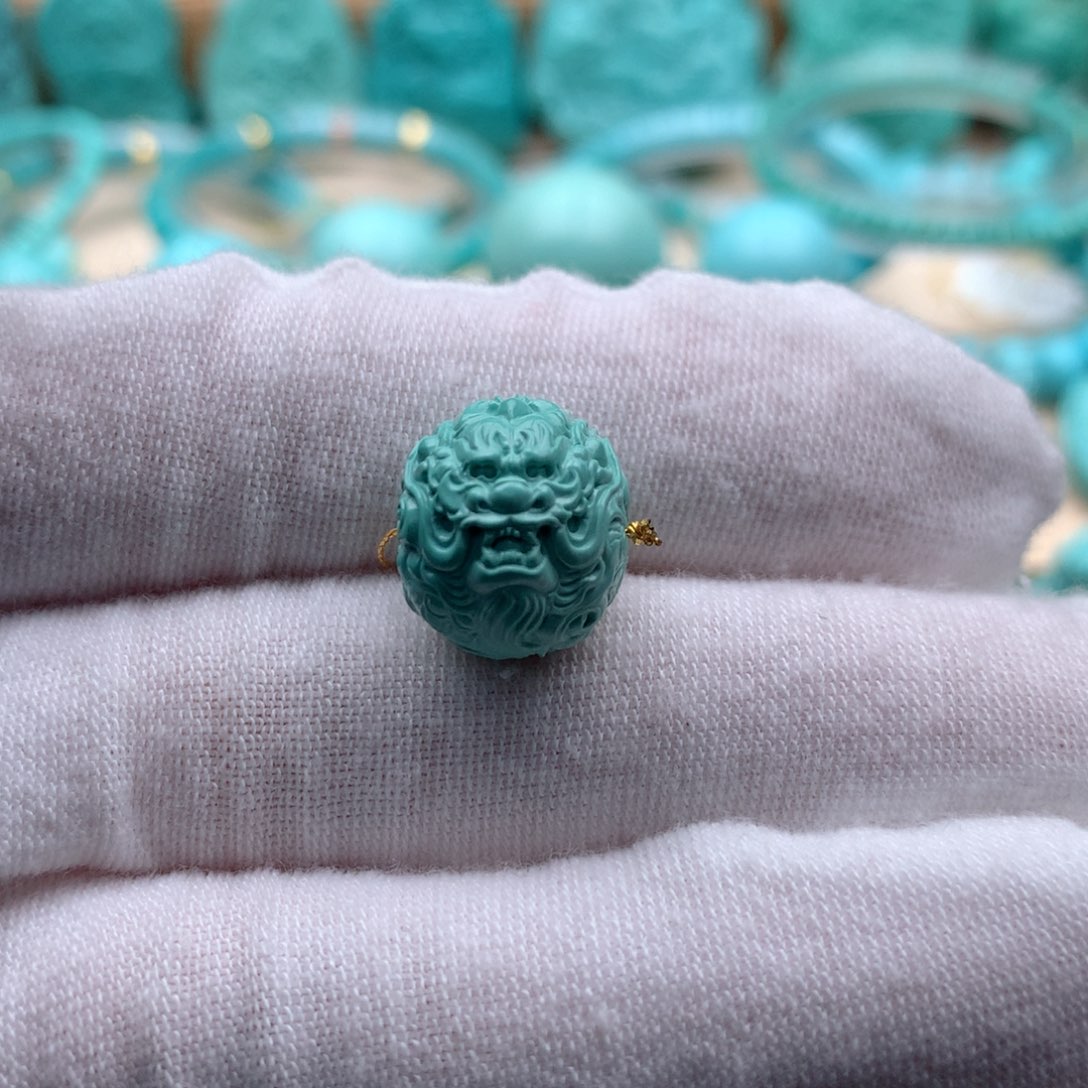 绿松石颈饰未镶嵌