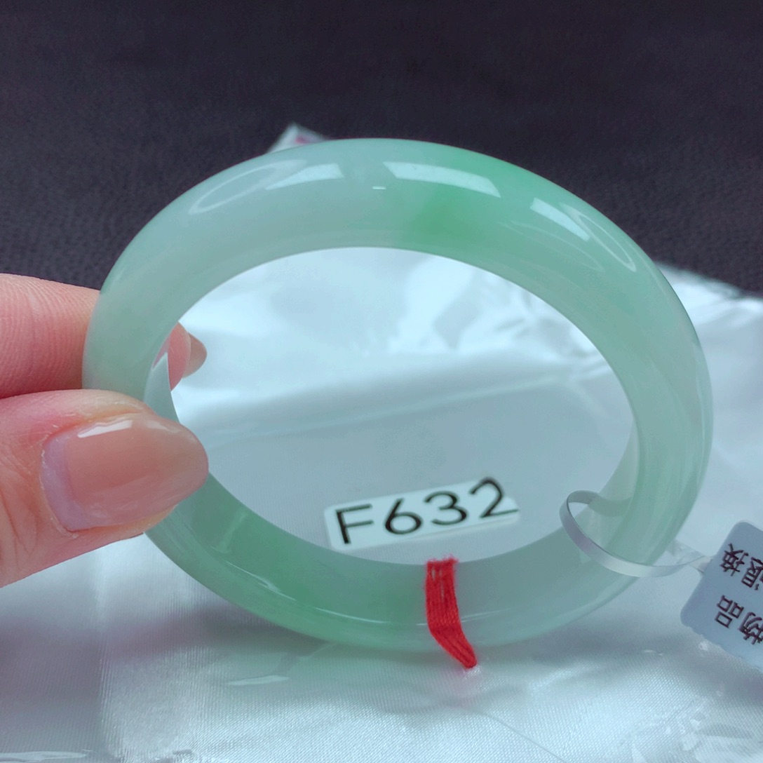 翡翠手镯未镶嵌手镯88