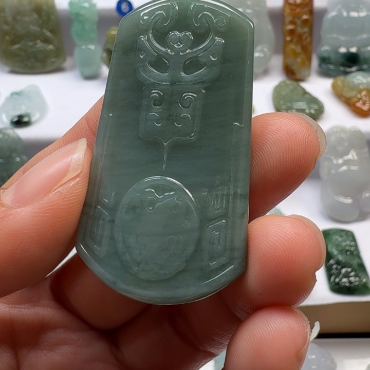 翡翠未镶嵌颈饰翡翠