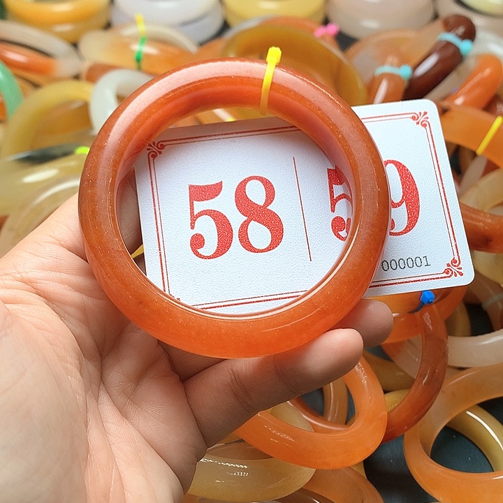 未镶嵌石英质玉（黄龙玉）手镯馋*猫