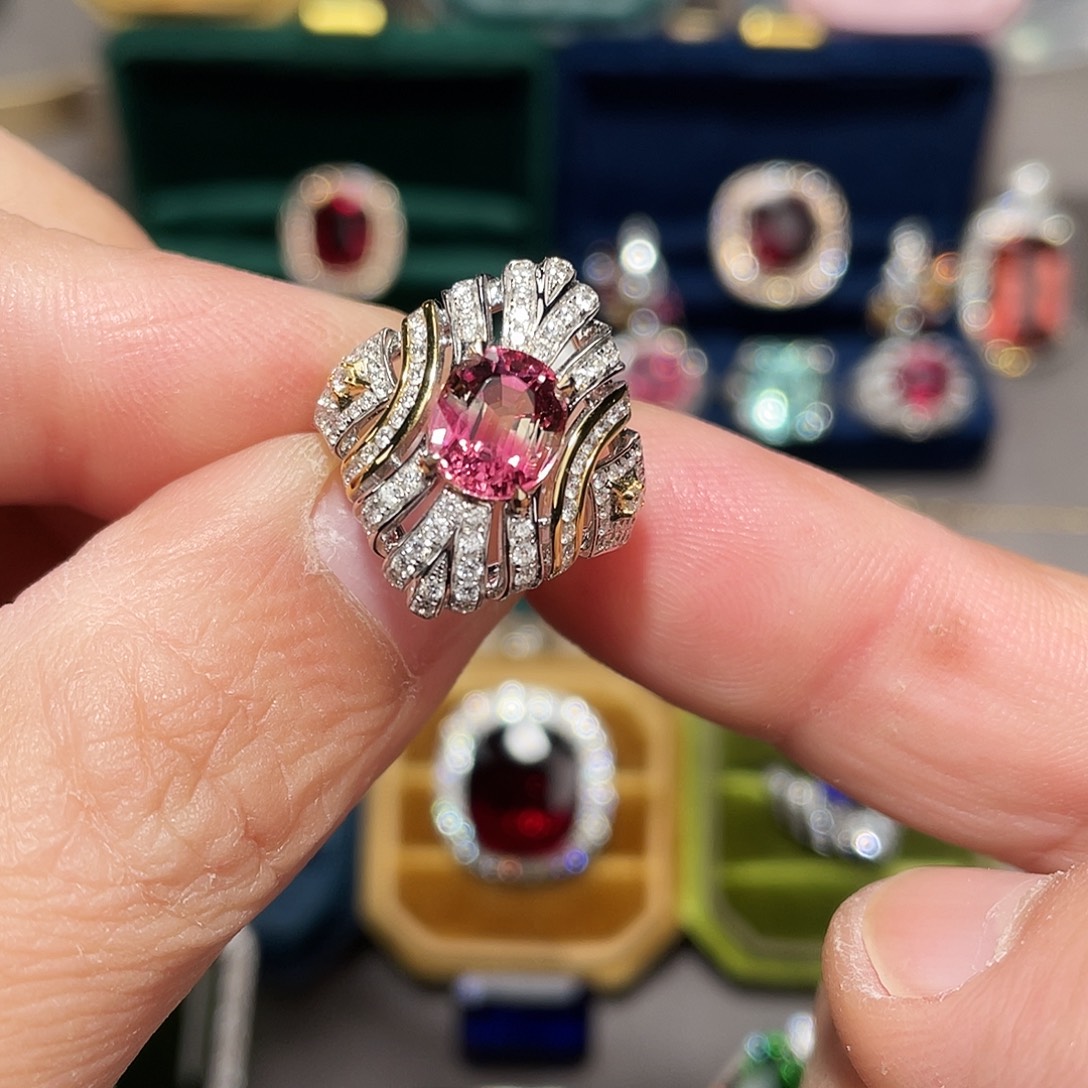 碧玺18K金镶嵌戒指2.05ct