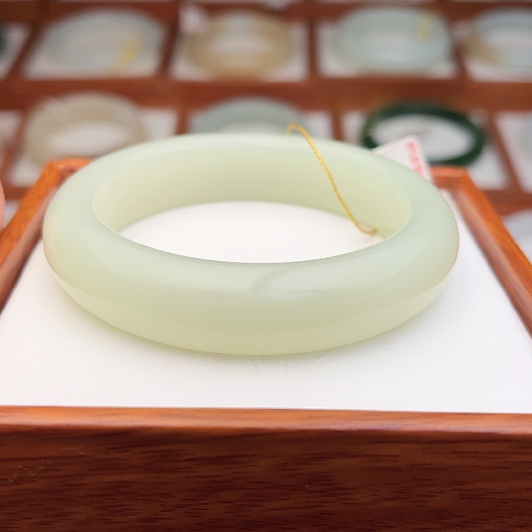 和田玉未镶嵌手镯55.3