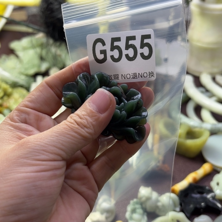蛇纹石玉发饰合金昌*