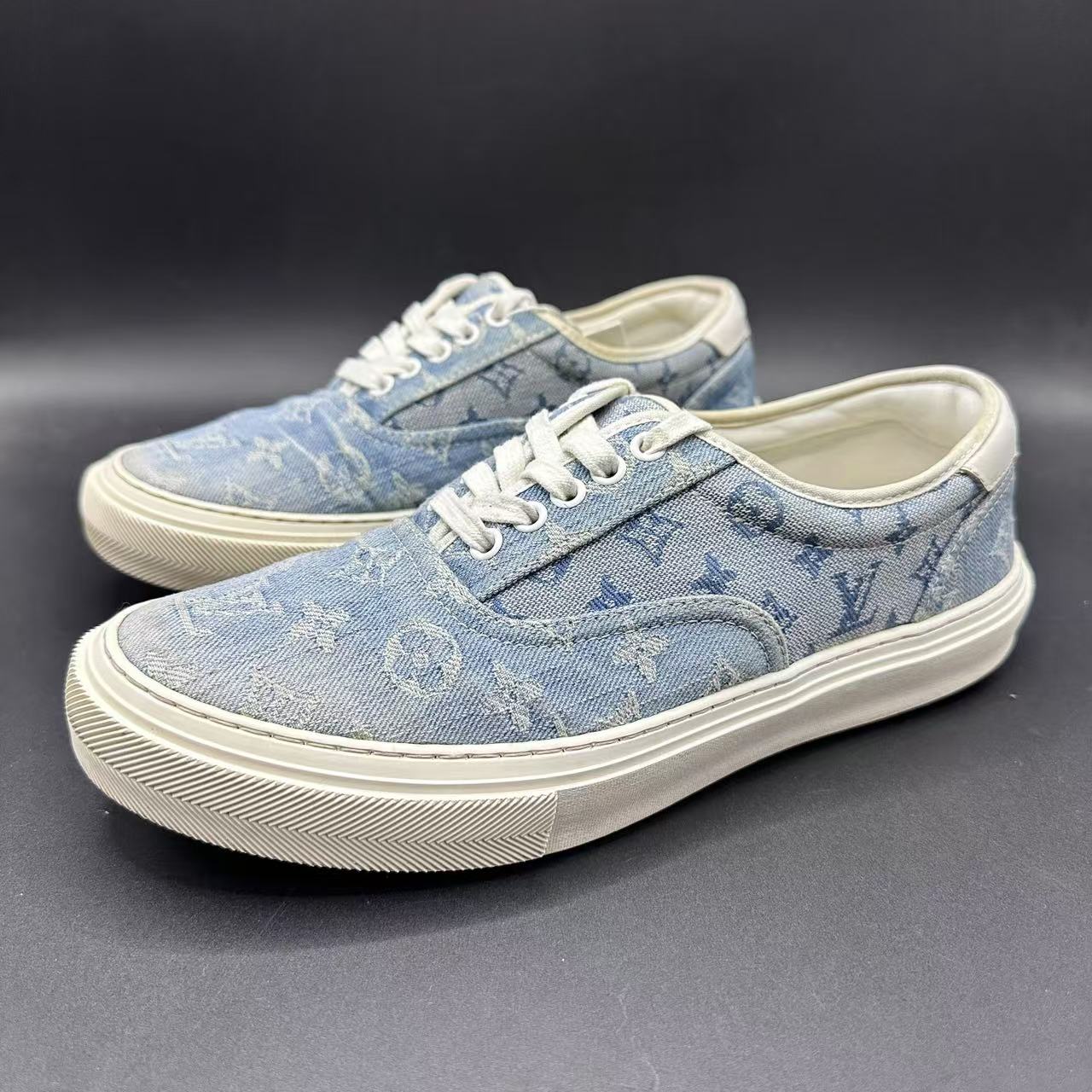95新 LouisVuitton/路易威登 男士牛仔蓝老花板鞋41码wy059