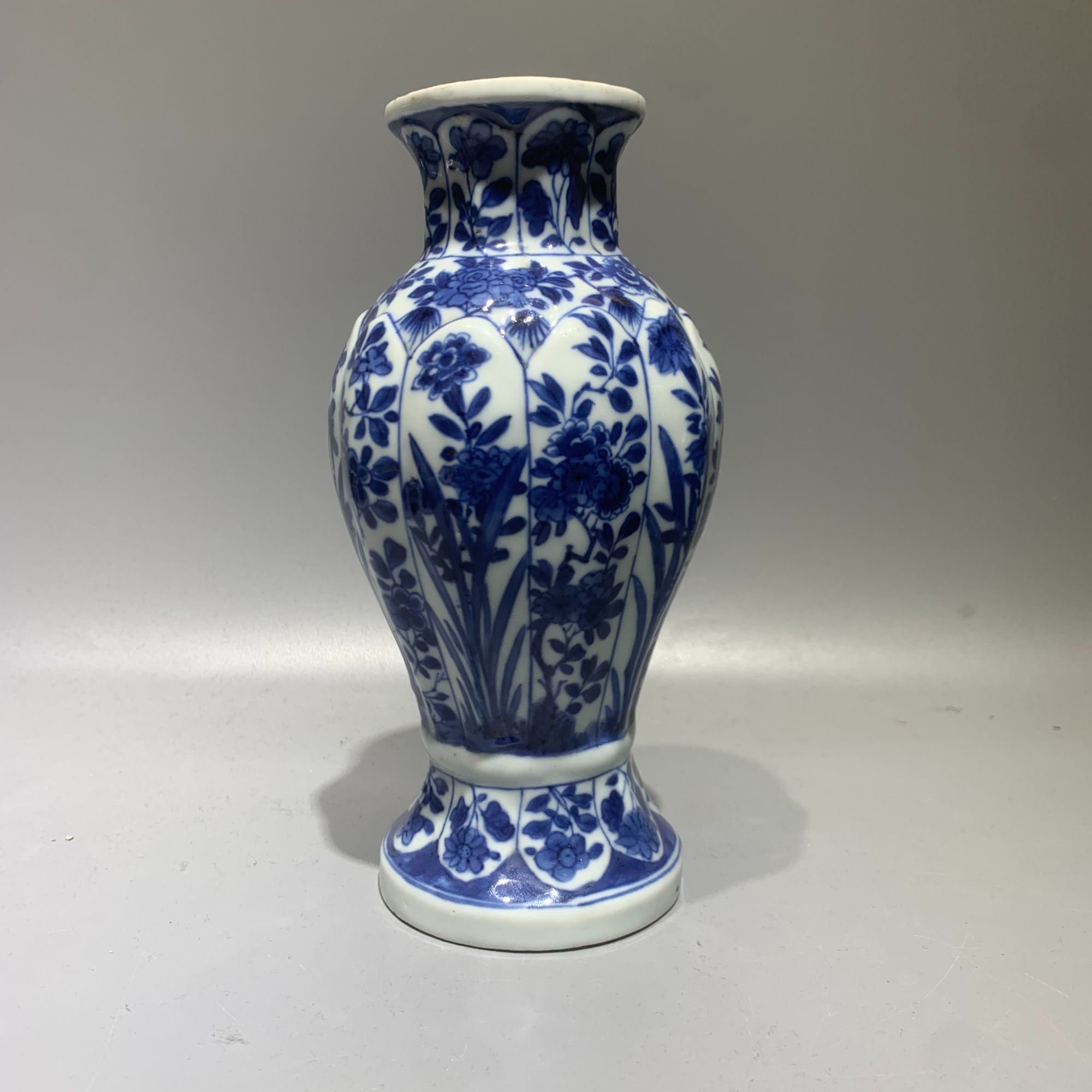 s001005.清康熙•青花花卉瓜棱瓶【古董收藏】