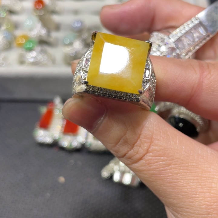 翡翠未镶嵌戒指缅甸天然翡翠