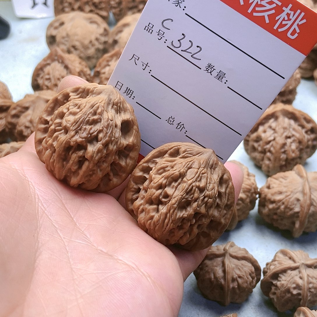 把件桃核322号全品虎头38尺