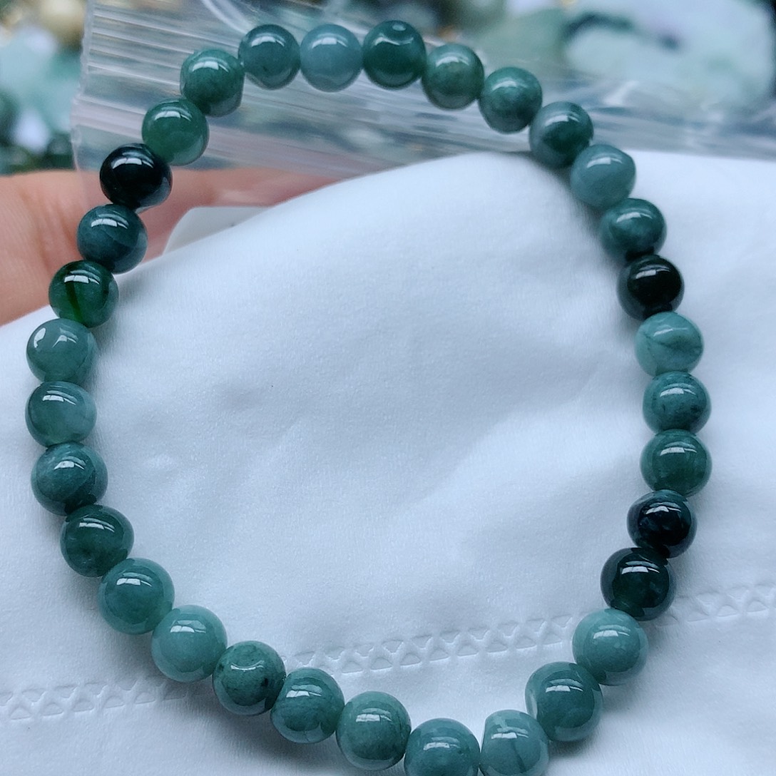 翡翠颈饰未镶嵌手串