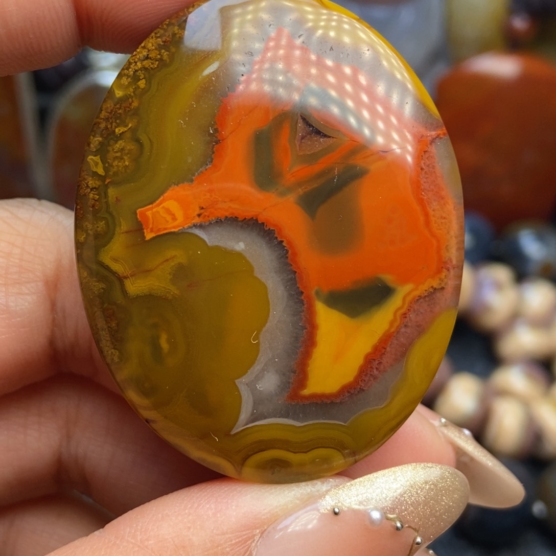 玛瑙/玉髓颈饰未镶嵌战国红