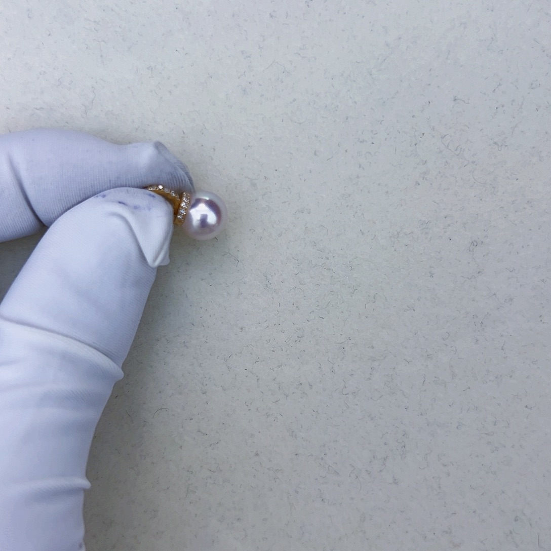 海水珍珠海水akoya奶嘴扣吊坠8-9mm18K金镶嵌