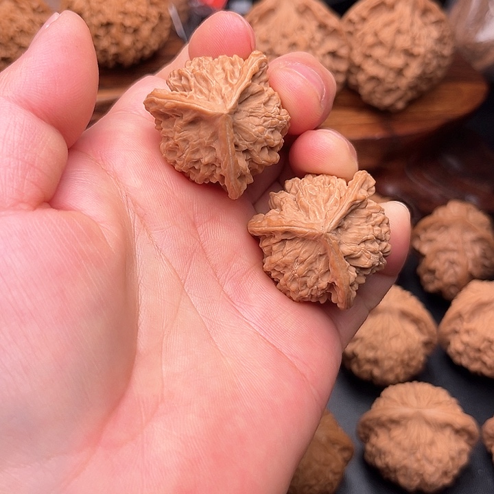 桃核把件核桃三棱