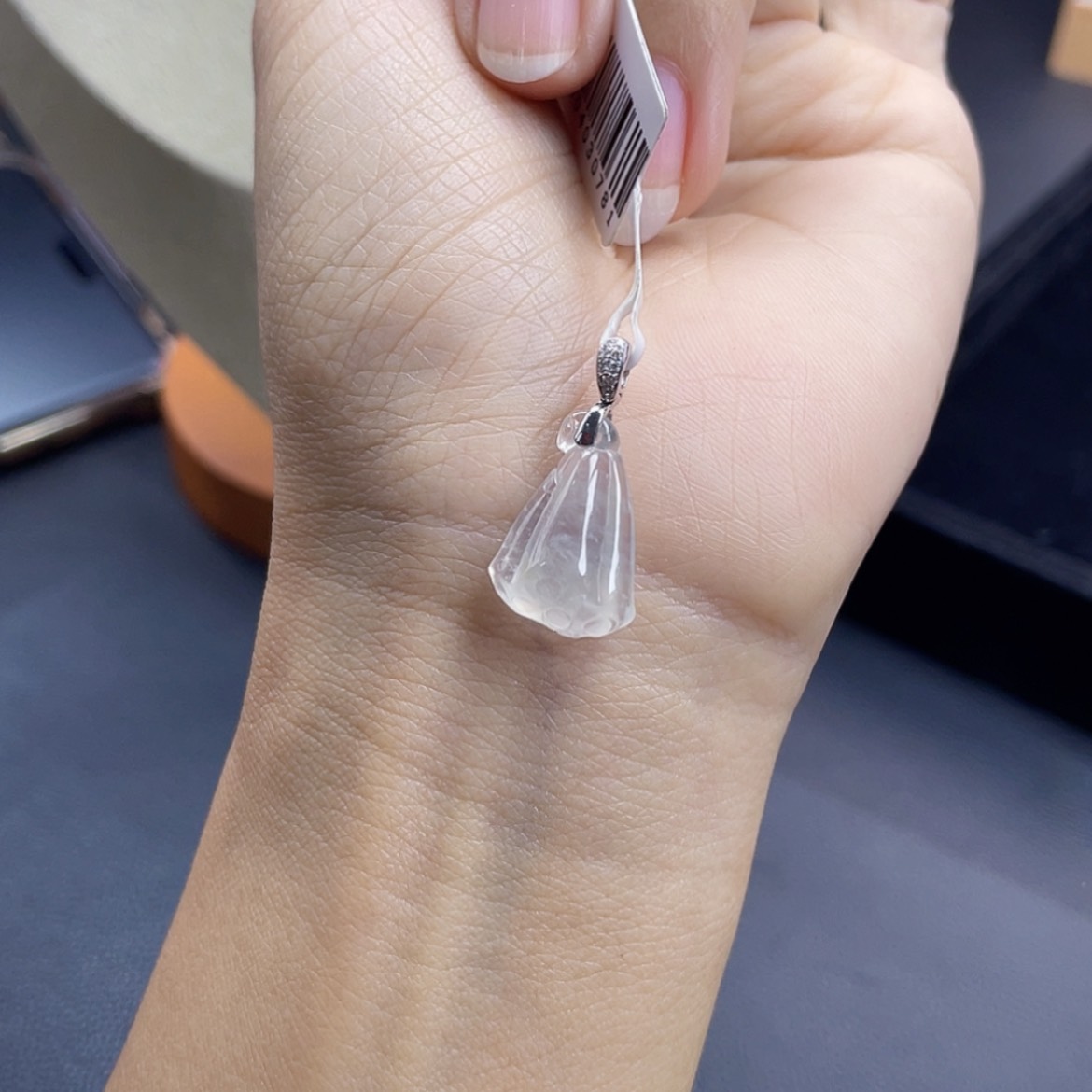 【闪购商品】翡翠颈饰18K金镶嵌22号 高冰