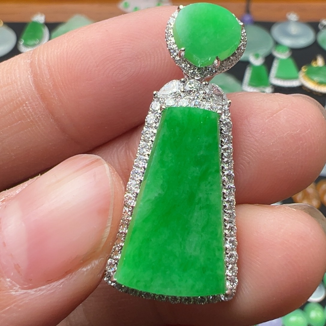 翡翠颈饰18K金镶嵌牌32