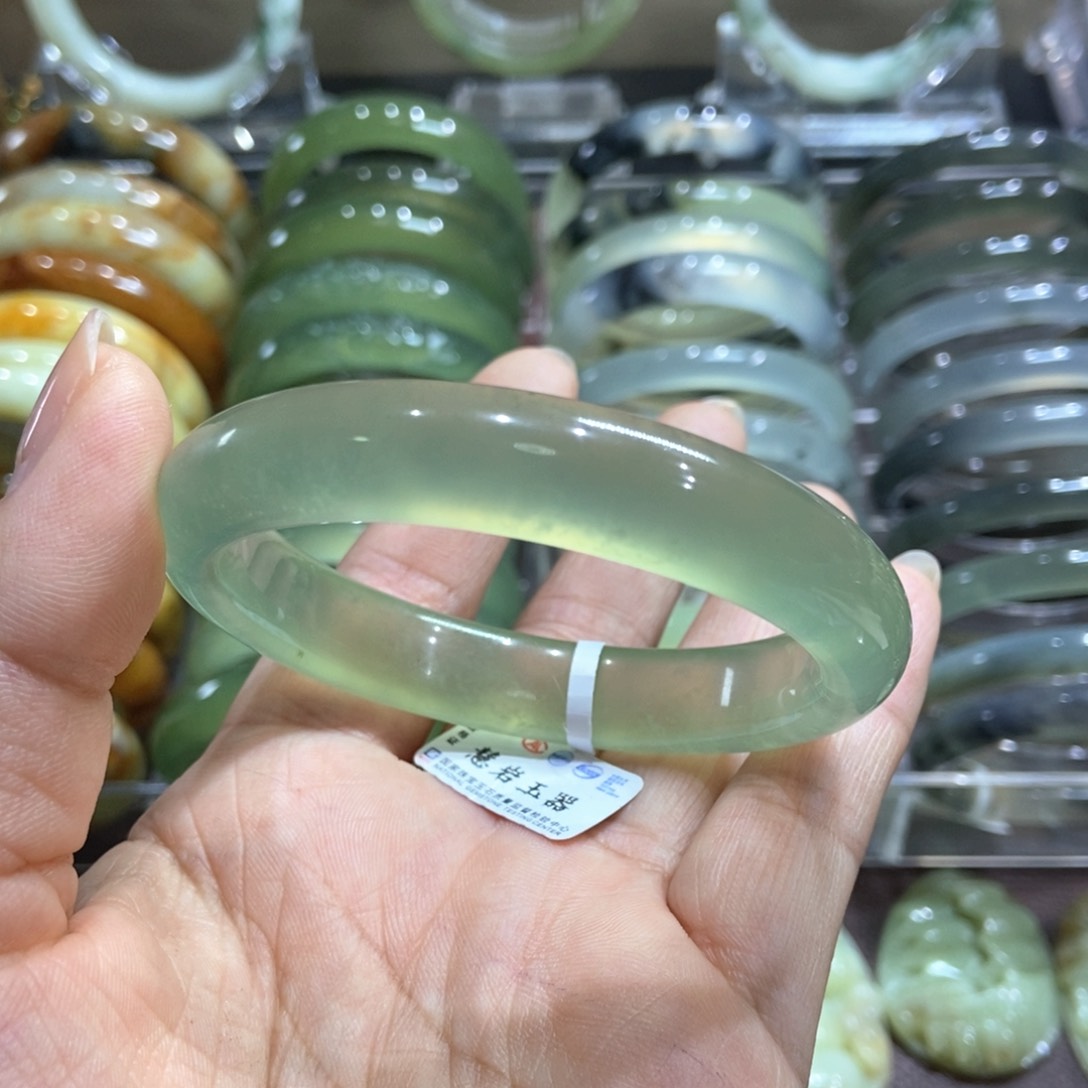 蛇纹石玉未镶嵌手镯59