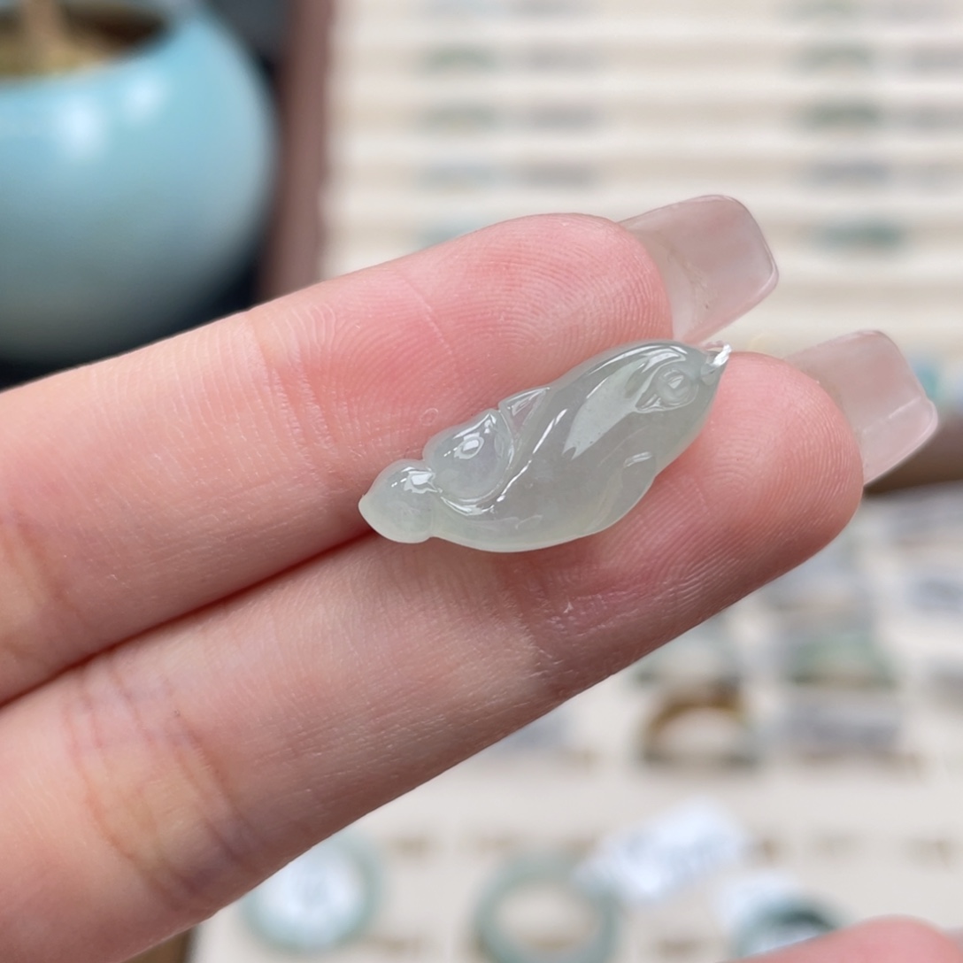 翡翠未镶嵌吊坠(不含链)a05冰晴底小海豚