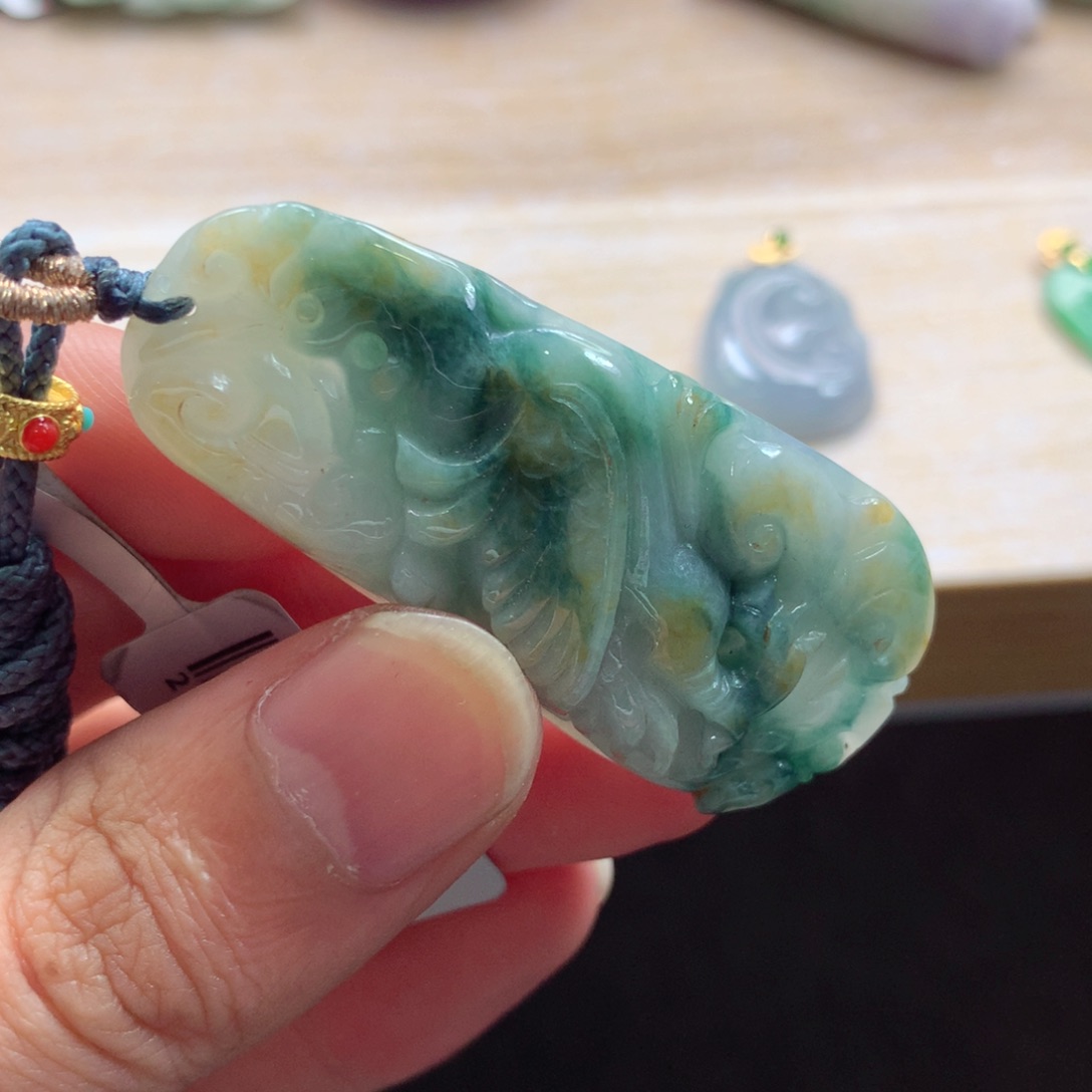 翡翠未镶嵌颈饰吊坠