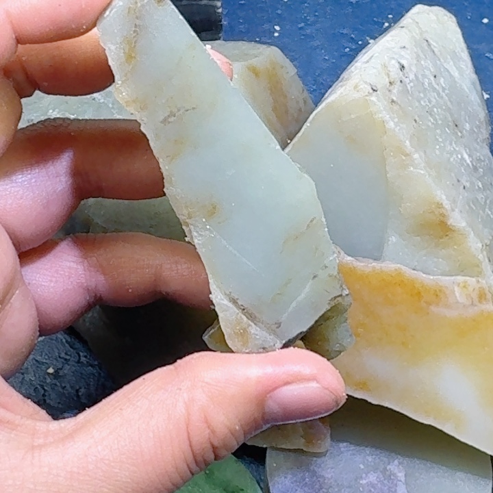 和田玉未镶嵌珠宝半成品