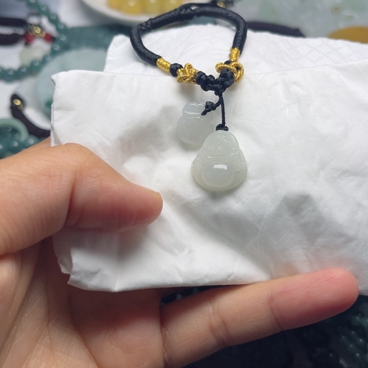 翡翠未镶嵌颈饰挂件