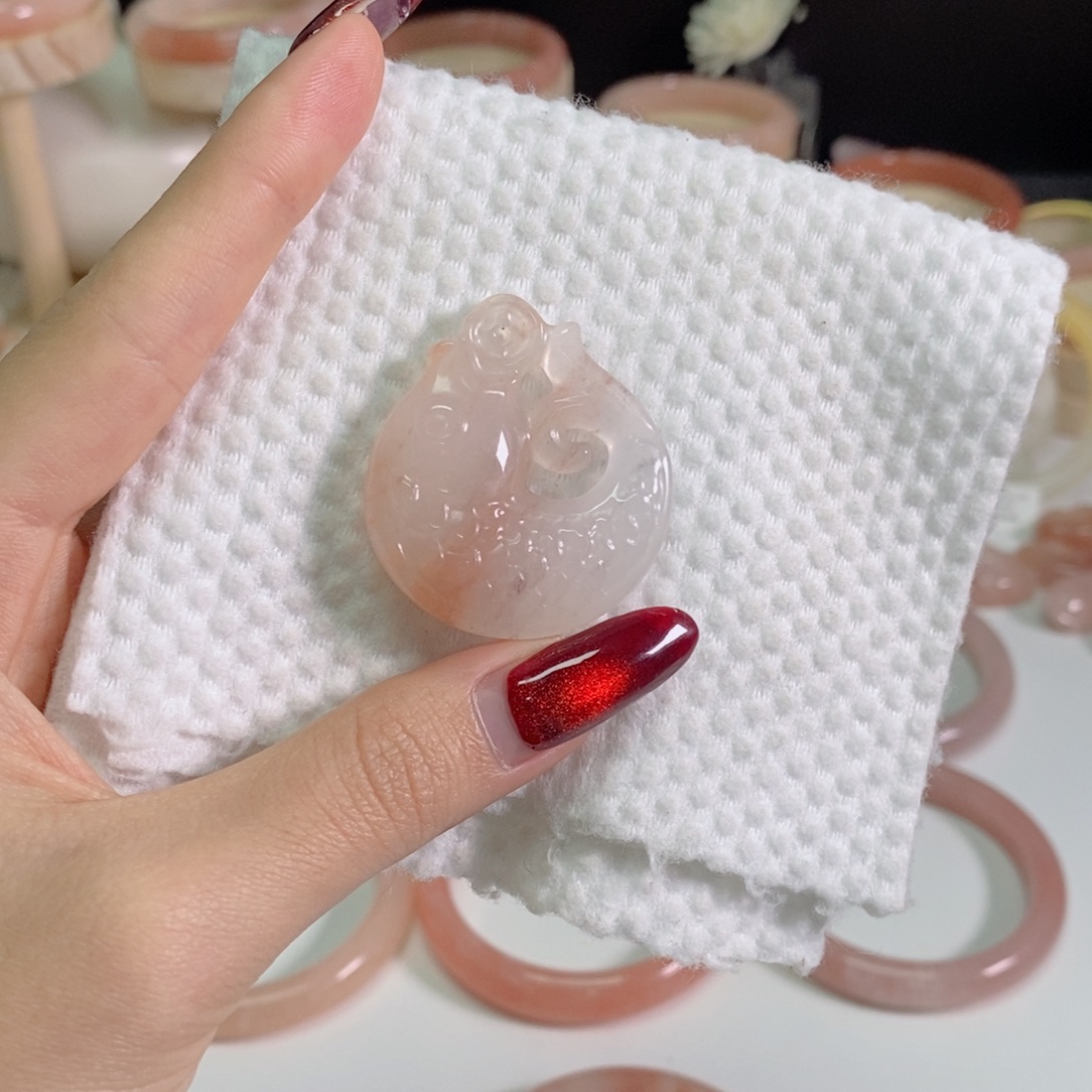 唯***一石英质玉未镶嵌手镯