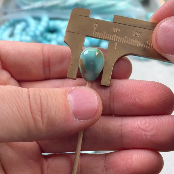 绿松石颈饰未镶嵌